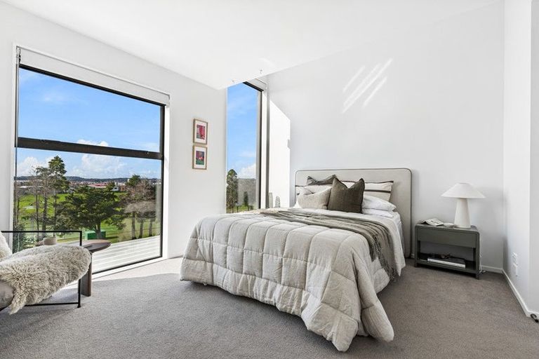 Photo of property in 18 Memorial Park Lane, Hobsonville, Auckland, 0618