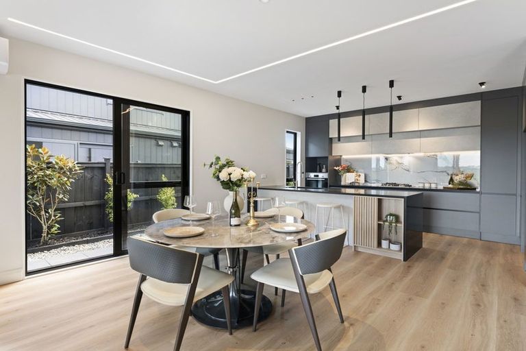 Photo of property in 51 Emerald Avenue, Rosehill, 2113