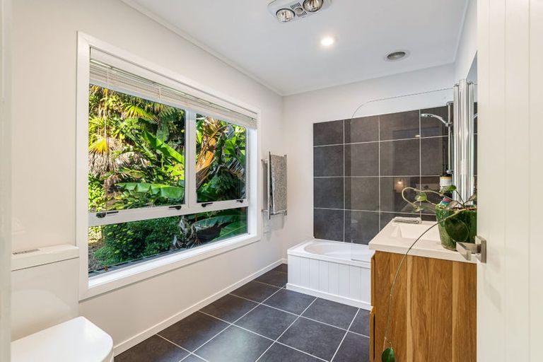 Photo of property in 316 Upper Waiwera Road, Puhoi, Silverdale, 0994
