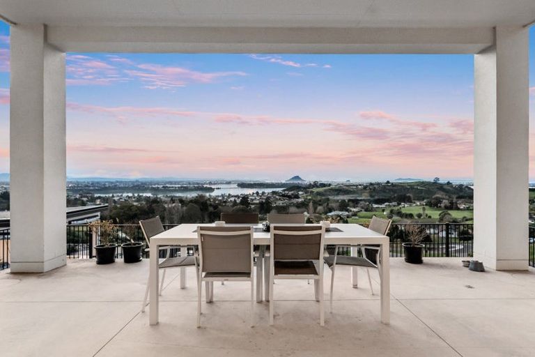 Photo of property in 42 Oceana Drive, Welcome Bay, Tauranga, 3175