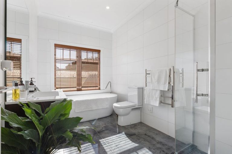 Photo of property in 24 Walter Road, Lowry Bay, Lower Hutt, 5013