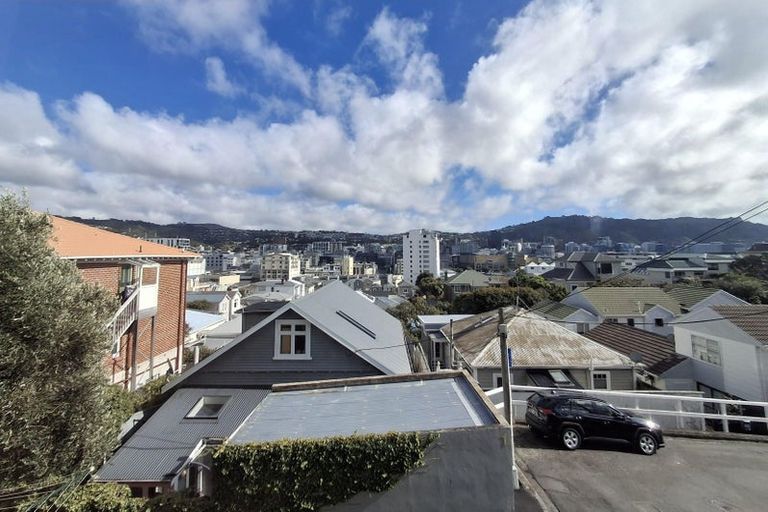 Photo of property in Nissen Court, 11f Hawker Street, Mount Victoria, Wellington, 6011