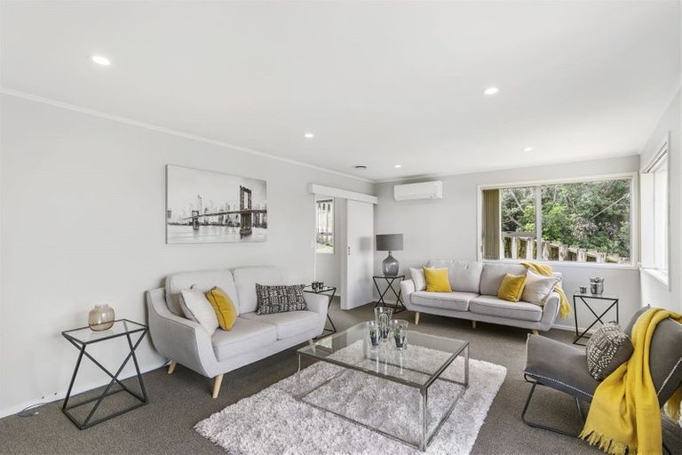 Photo of property in 21 Laurina Road, Sunnynook, Auckland, 0620