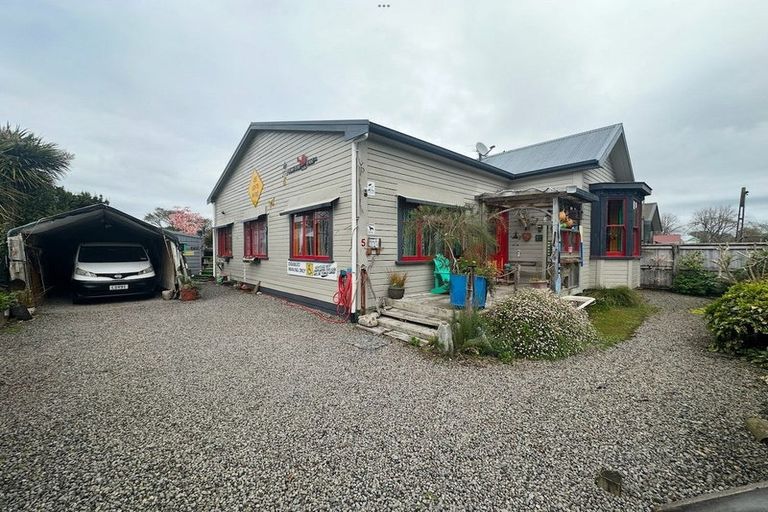 Photo of property in 5 Whitaker Street, Waitara, 4320