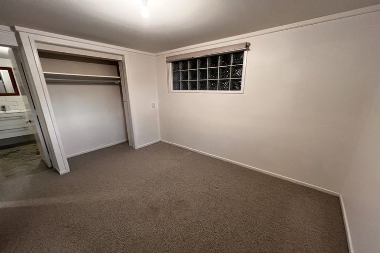 Photo of property in 17 Highland Avenue, Titirangi, Auckland, 0604