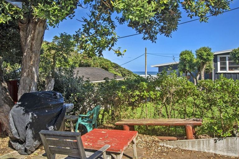 Photo of property in 53 Sea View Road, Baylys Beach, Dargaville, 0377