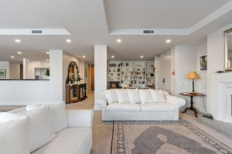 Photo of property in 4/308 Oriental Parade, Oriental Bay, Wellington, 6011