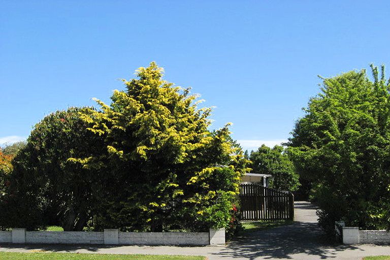 Photo of property in 1/227 Memorial Avenue, Burnside, Christchurch, 8053