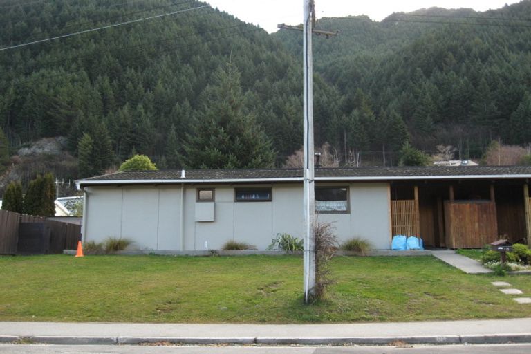 Photo of property in 8a Fryer Street, Queenstown, 9300