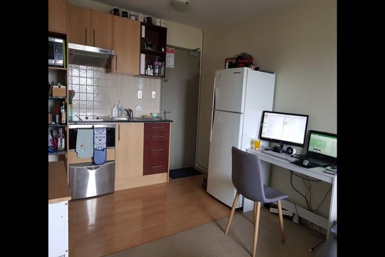 Photo of property in 6j/17 Crown Lynn Place, New Lynn, Auckland, 0600
