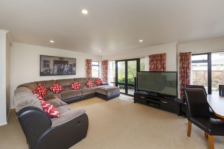 Photo of property in 146 Pacific Drive, Fitzherbert, Palmerston North, 4410