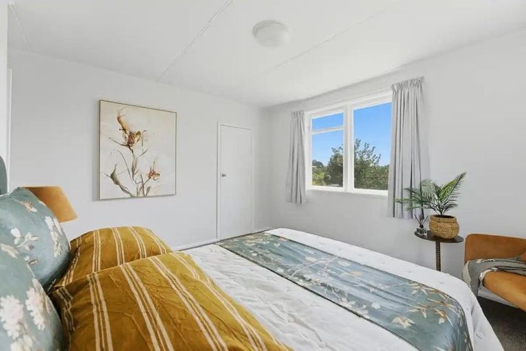 Photo of property in 19 Pukeori Street, Marfell, New Plymouth, 4310