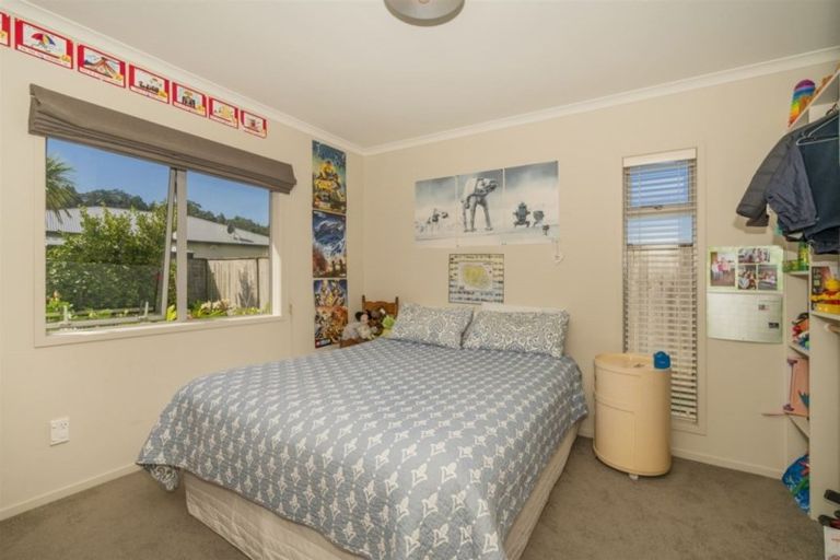 Photo of property in 10 Dotterel Place, Whitianga, 3510