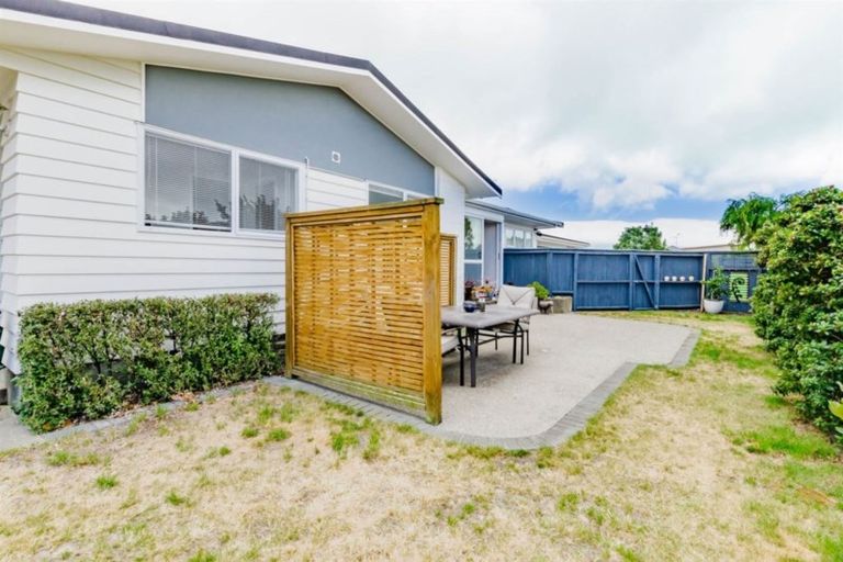 Photo of property in 76 Gray Avenue, Paraparaumu Beach, Paraparaumu, 5032