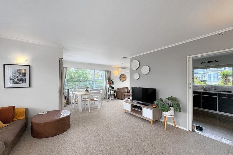 Photo of property in 48 Great North Road, Saint Johns Hill, Whanganui, 4500