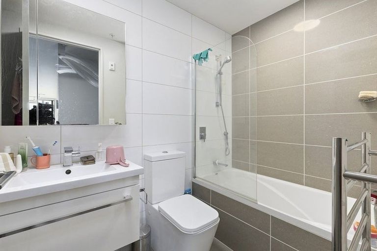 Photo of property in Masina Apartments, 312/80 Riddiford Street, Newtown, Wellington, 6021