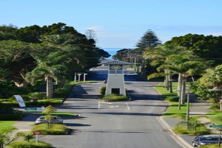 Photo of property in 138 Landmark Terrace, Orewa, 0931