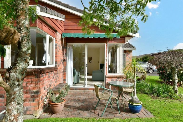 Photo of property in 15 The Grove, Red Beach, 0932