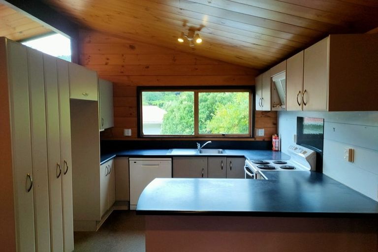 Photo of property in 10 Kerkwall Drive, Naenae, Lower Hutt, 5011