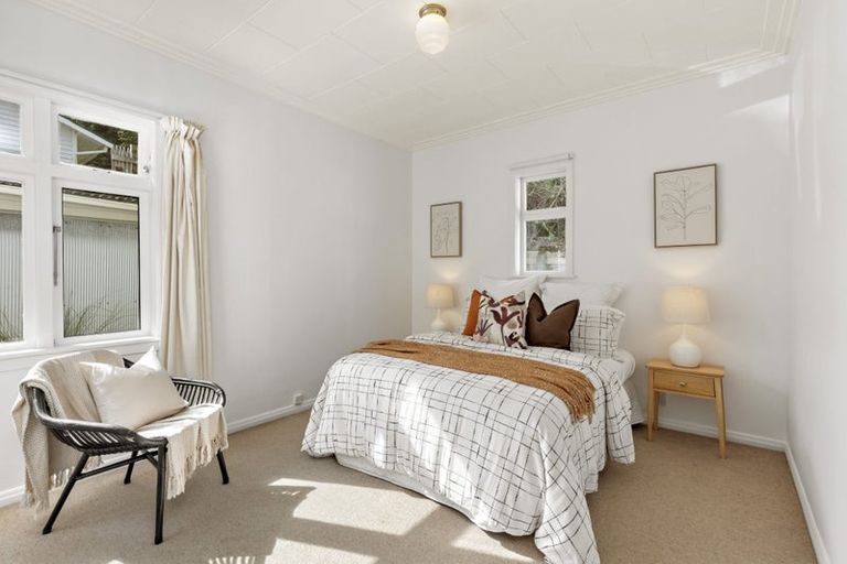 Photo of property in 74 Para Street, Miramar, Wellington, 6022