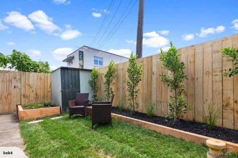 Photo of property in 6/35 Shakespeare Road, Milford, Auckland, 0620