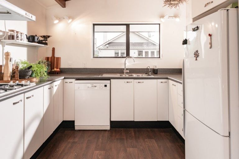 Photo of property in 14 Aparima Avenue, Miramar, Wellington, 6022