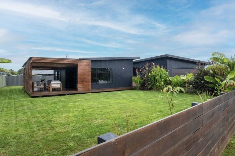 Photo of property in 19 Read Crescent, Clive, 4102