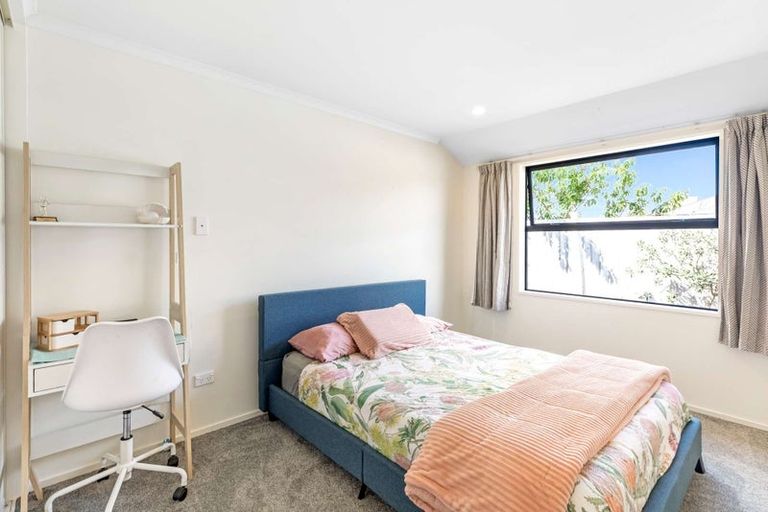 Photo of property in 11 Larne Place, Belfast, Christchurch, 8051