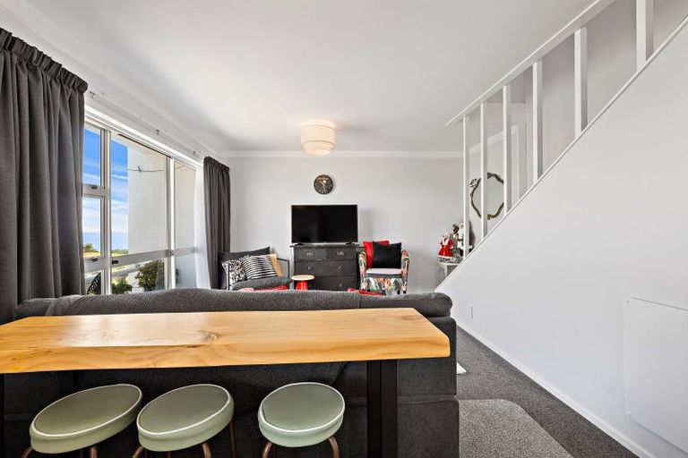 Photo of property in 25b Port View Crescent, Moturoa, New Plymouth, 4310
