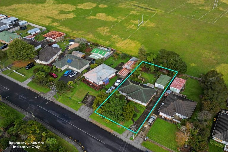 Photo of property in 48 Smythe Road, Henderson, Auckland, 0612