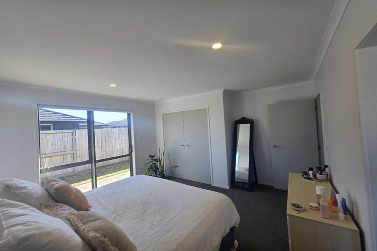 Photo of property in 28 Komata Crescent, Papamoa Beach, Papamoa, 3118