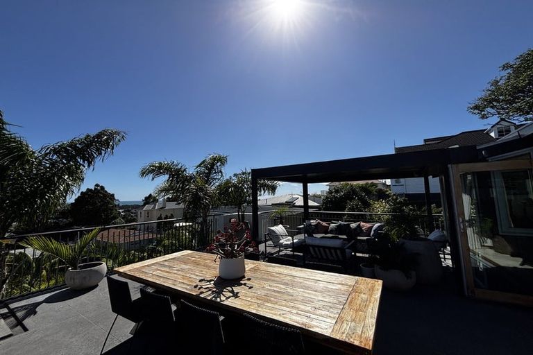 Photo of property in 163 Vivian Street, New Plymouth, 4310