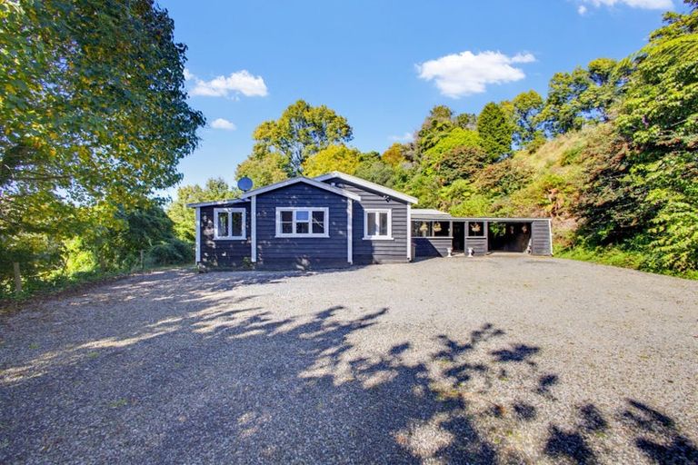 Photo of property in 822 Motukawa Road, Tarata, Inglewood, 4387