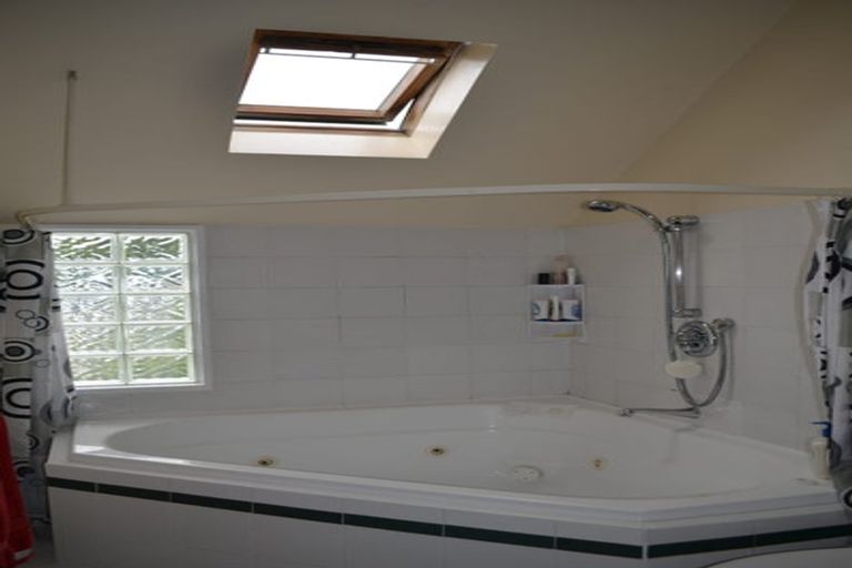 Photo of property in 2/240 Kilmore Street, Christchurch Central, Christchurch, 8011