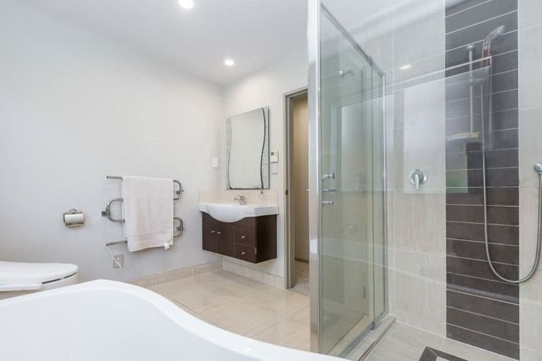 Photo of property in 11a Marlborough Avenue, Glenfield, Auckland, 0629