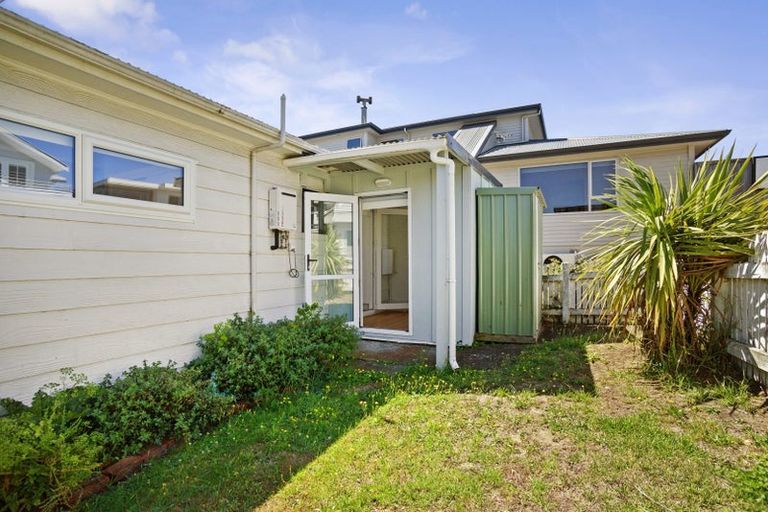 Photo of property in 6a Beach Road, Titahi Bay, Porirua, 5022