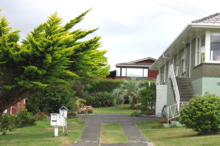 Photo of property in 3/8 East Coast Road, Milford, Auckland, 0620