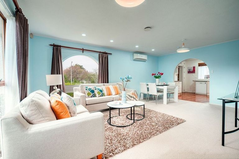 Photo of property in 2/63 Walworth Avenue, Pakuranga Heights, Auckland, 2010