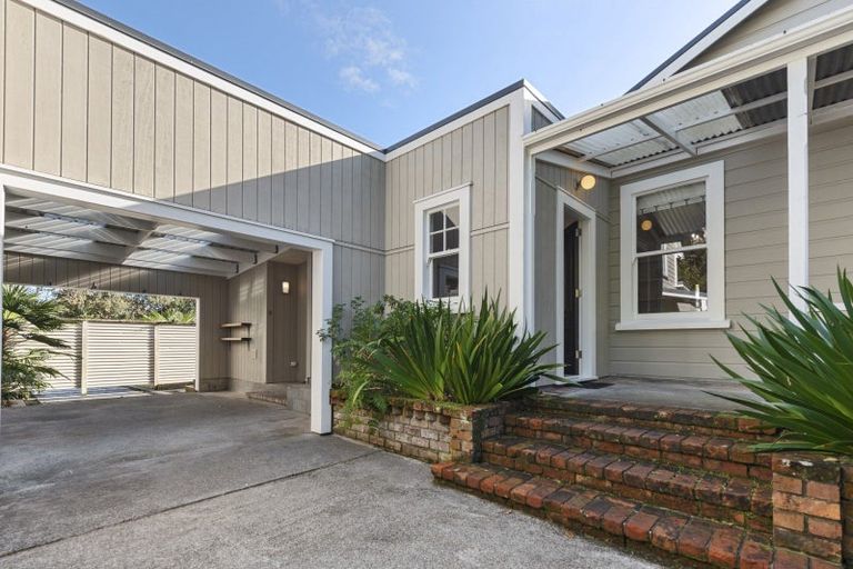 Photo of property in 100 Oxford Road, Okato, 4335