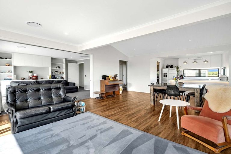 Photo of property in 10 Mills Road, Marshland, Christchurch, 8051