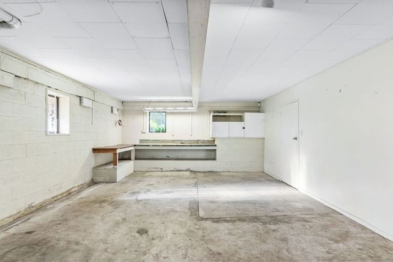 Photo of property in 1/25 Ciprian Place, Henderson, Auckland, 0612
