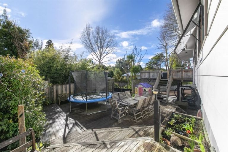 Photo of property in 1/8 Fitzwilliam Drive, Torbay, Auckland, 0630