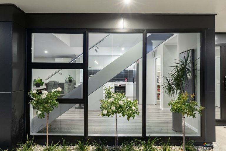 Photo of property in 24a Birdwood Road, Waterloo, Lower Hutt, 5011