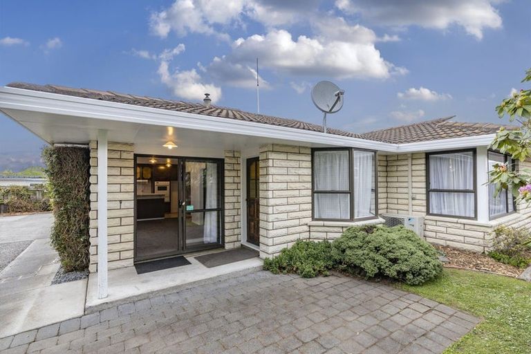 Photo of property in 2/181 Wairakei Road, Bryndwr, Christchurch, 8053