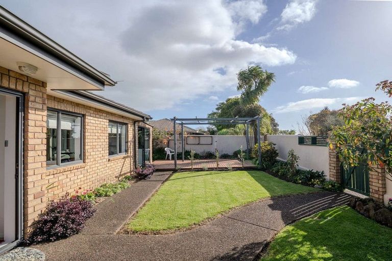 Photo of property in 21 Fairway Drive, Kerikeri, 0230