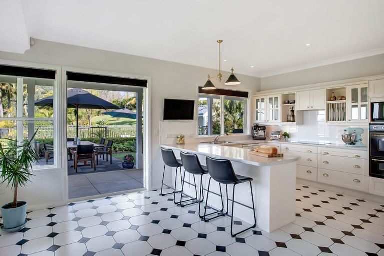 Photo of property in 41 Retreat Road, Haruru, 0204