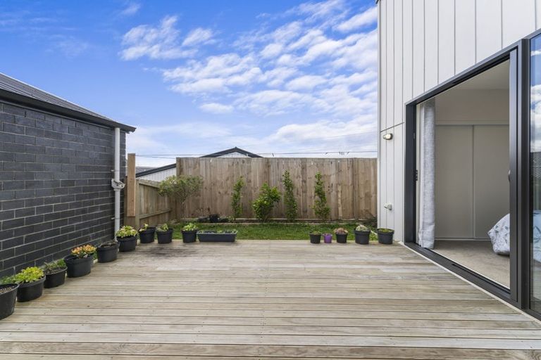 Photo of property in 14 Horokaka Street, Massey, 0614