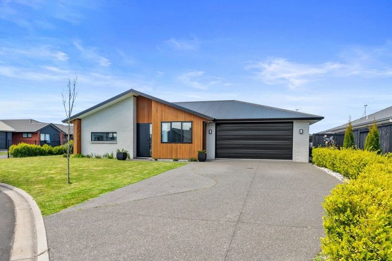 Photo of property in 90 Hills View Drive, Papamoa, 3118
