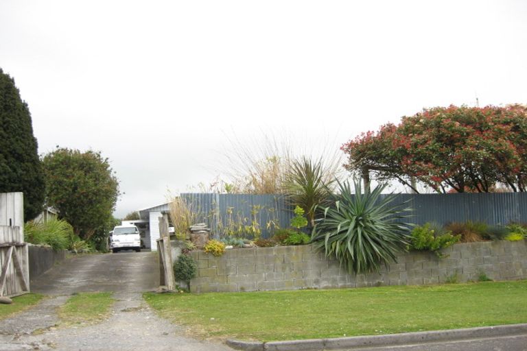 Photo of property in 8 Donnelly Street, Oakura, 4314