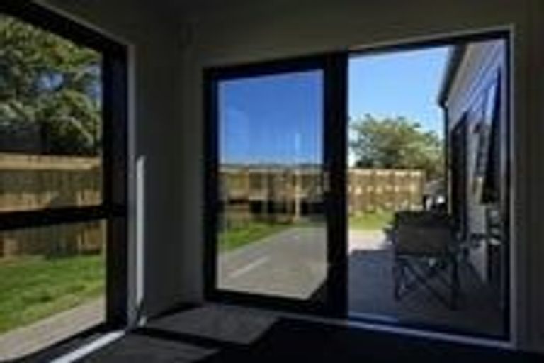 Photo of property in 19 Rotoiti Place, Paraparaumu, 5032
